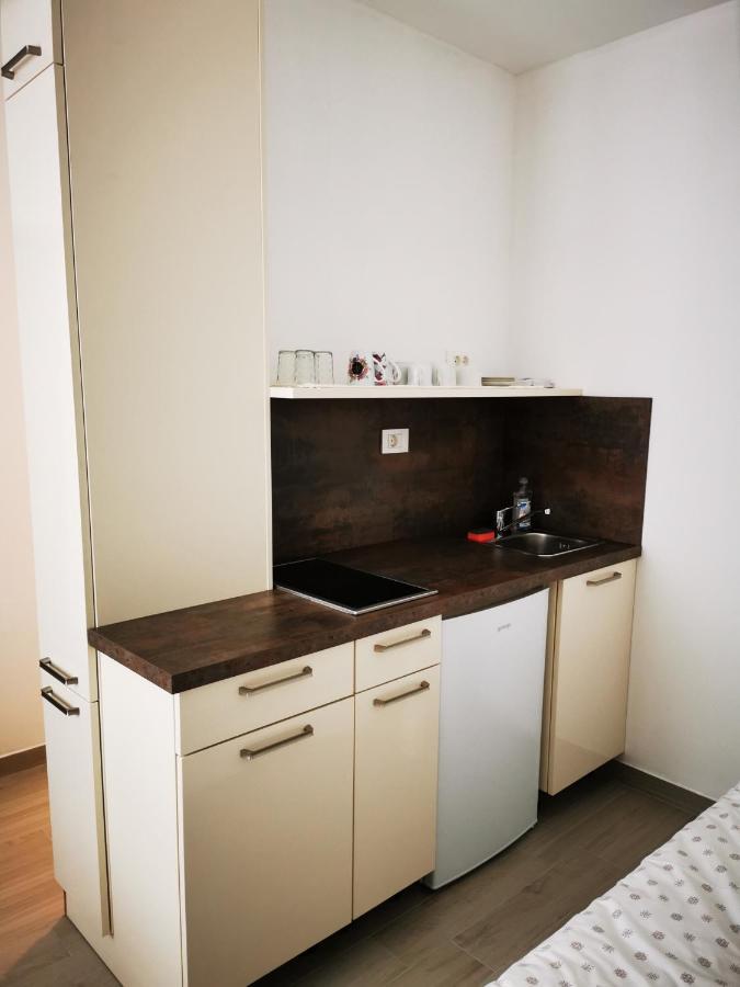 Apartments Pr' Stormanu Kanal エクステリア 写真